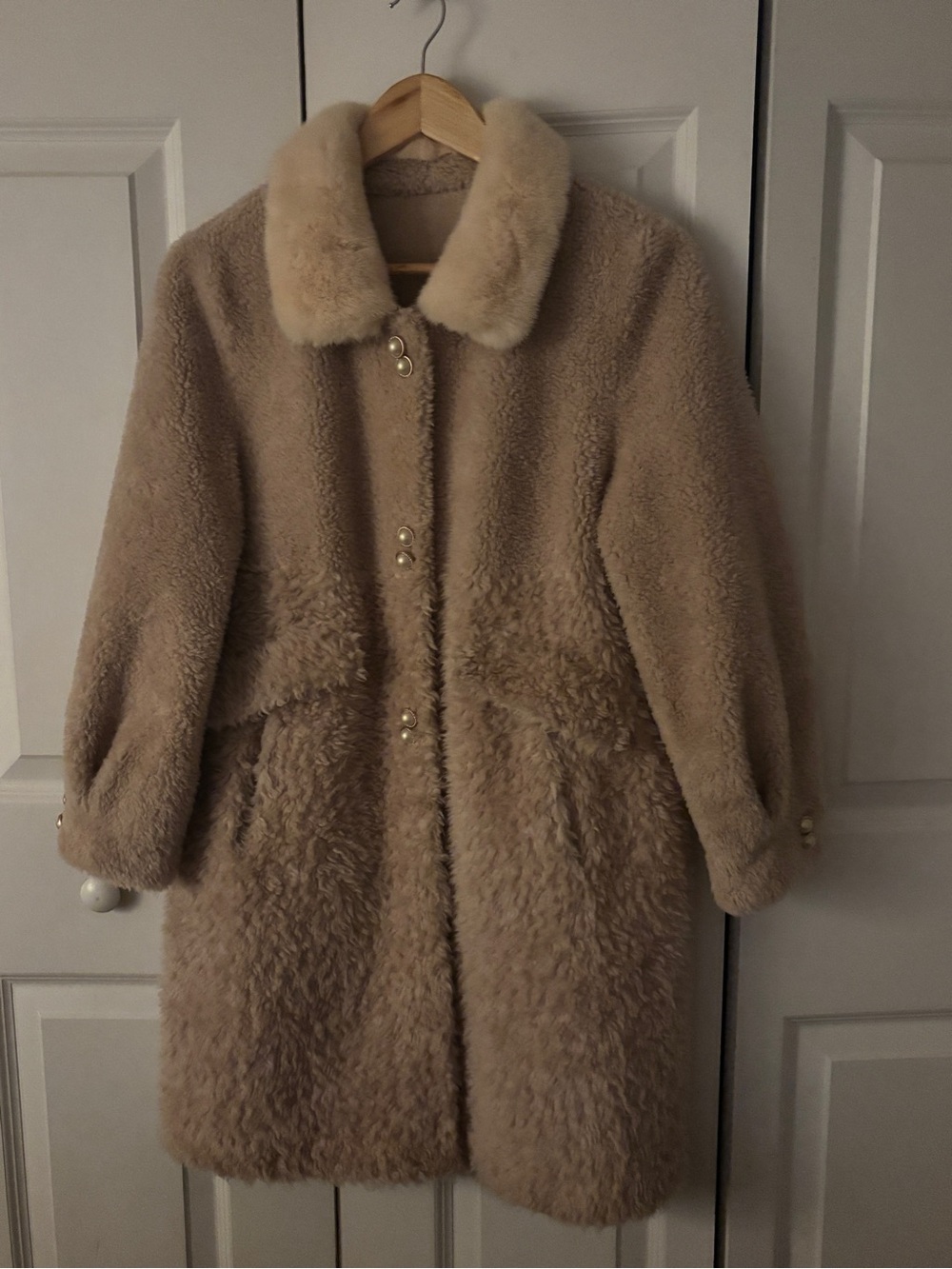 Wool exterior Beige Faux Shearling Coat with Pearl Buttons -s/m 35x20”